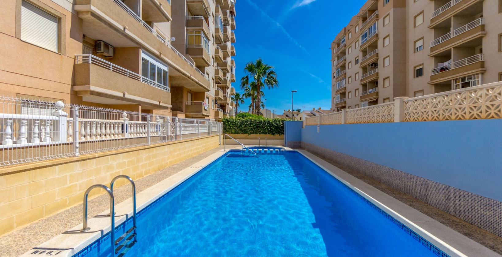 Resale - Apartment / flat - Torrevieja - Centro
