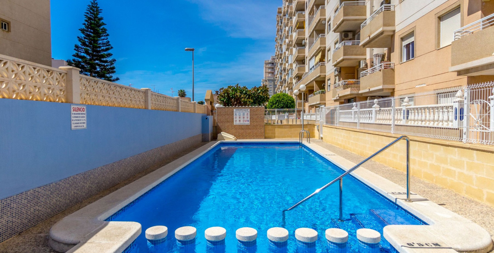 Resale - Apartment / flat - Torrevieja - Centro