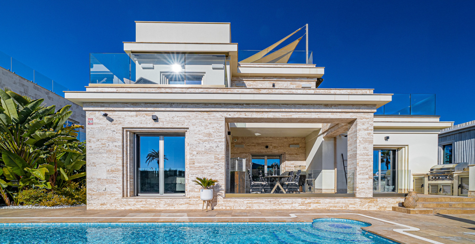 Resale - Villa - La Zenia - Beachside