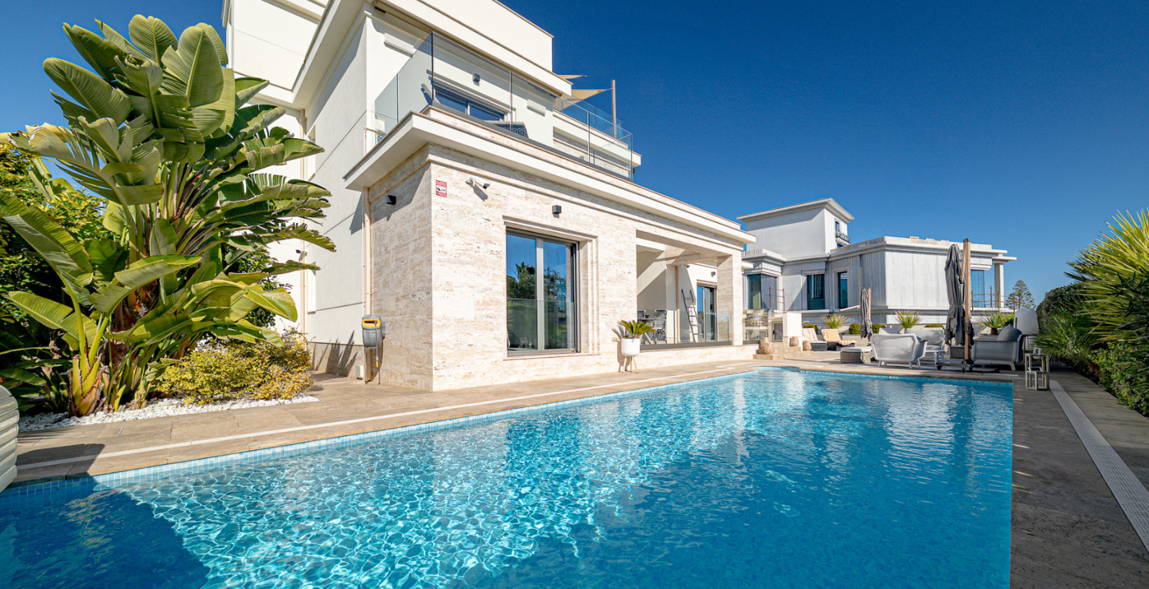 Resale - Villa - La Zenia - Beachside
