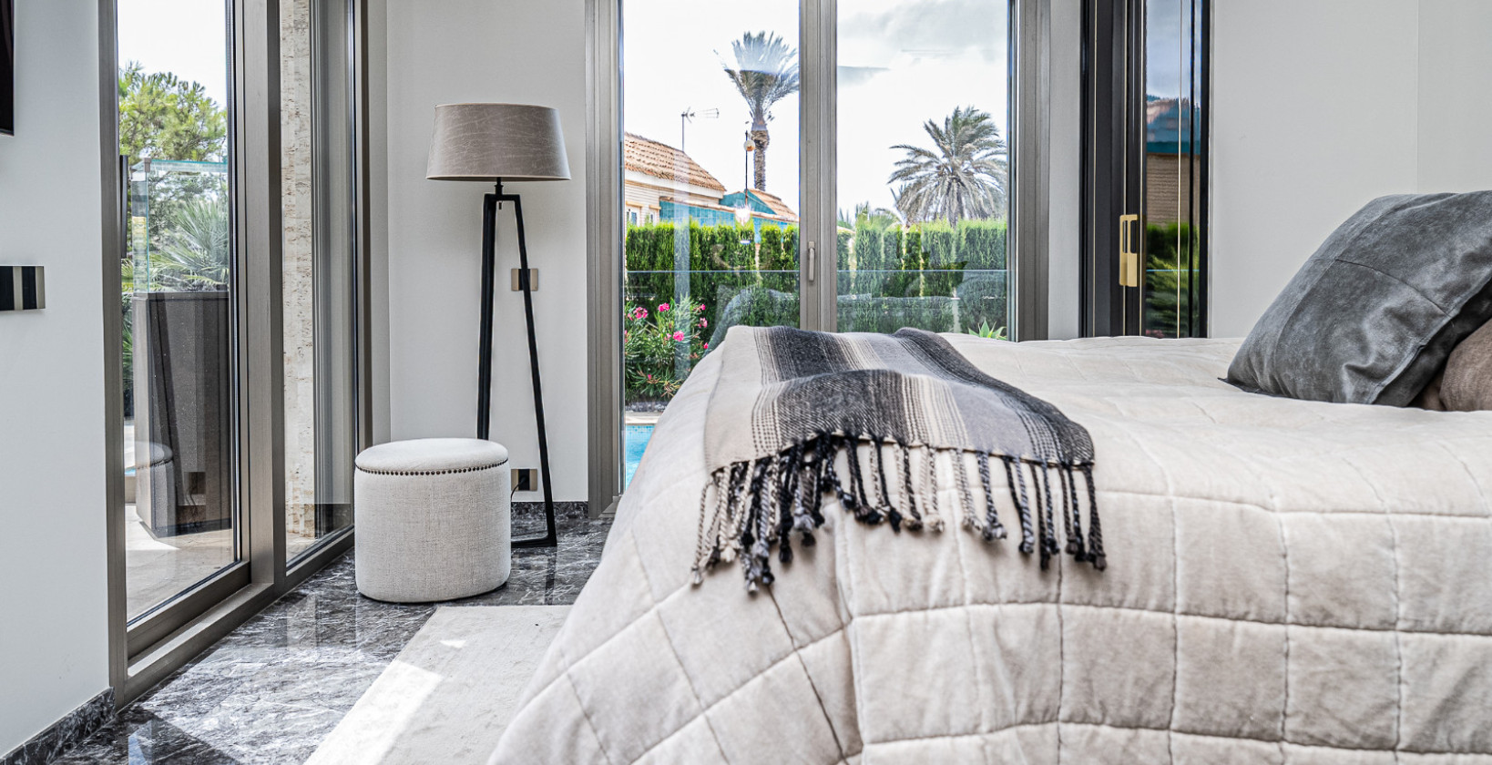 Resale - Villa - La Zenia - Beachside