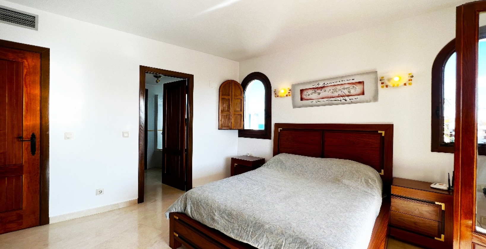 Resale - Apartment / flat - Torrevieja - Punta Prima