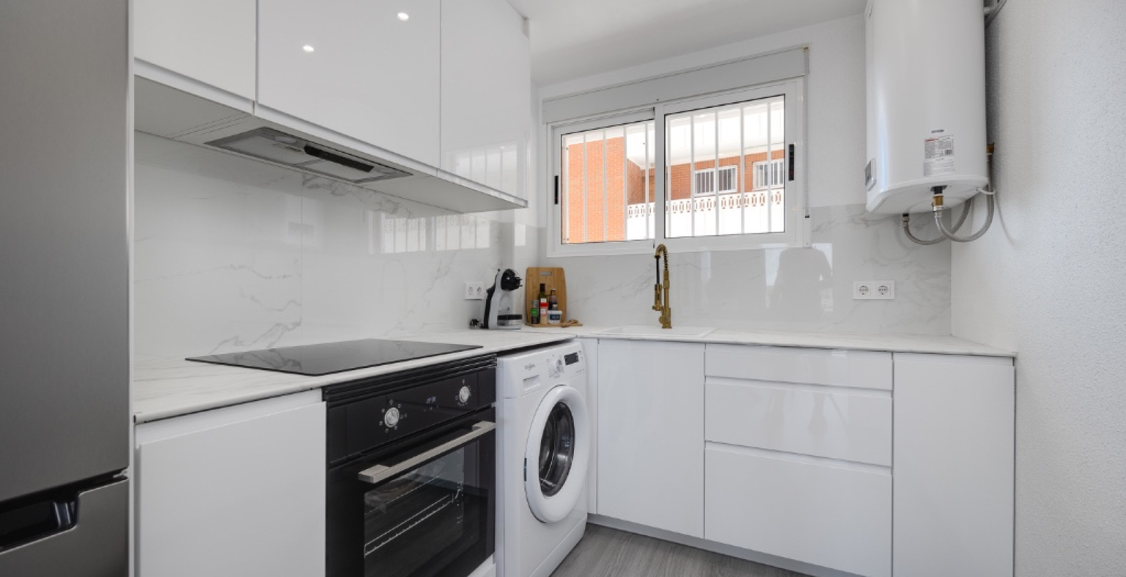 Resale - Apartment / flat - Torrevieja - Punta Prima