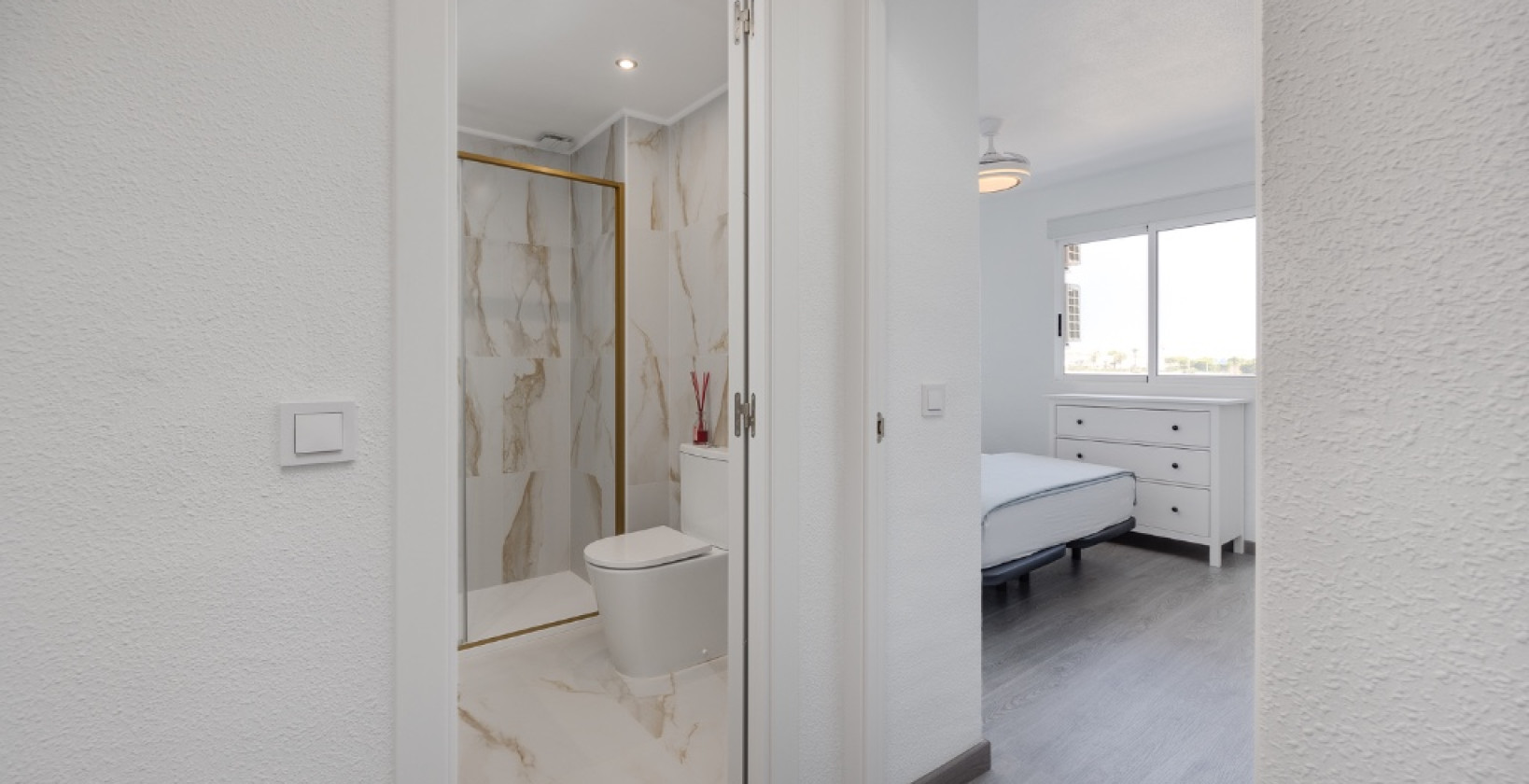 Resale - Apartment / flat - Torrevieja - Punta Prima