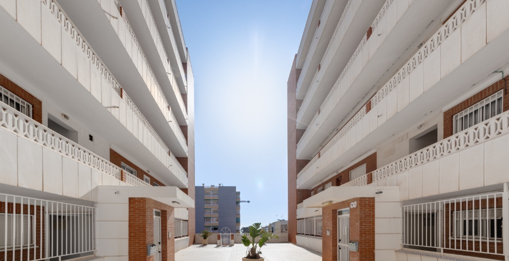 Resale - Apartment / flat - Torrevieja - Punta Prima