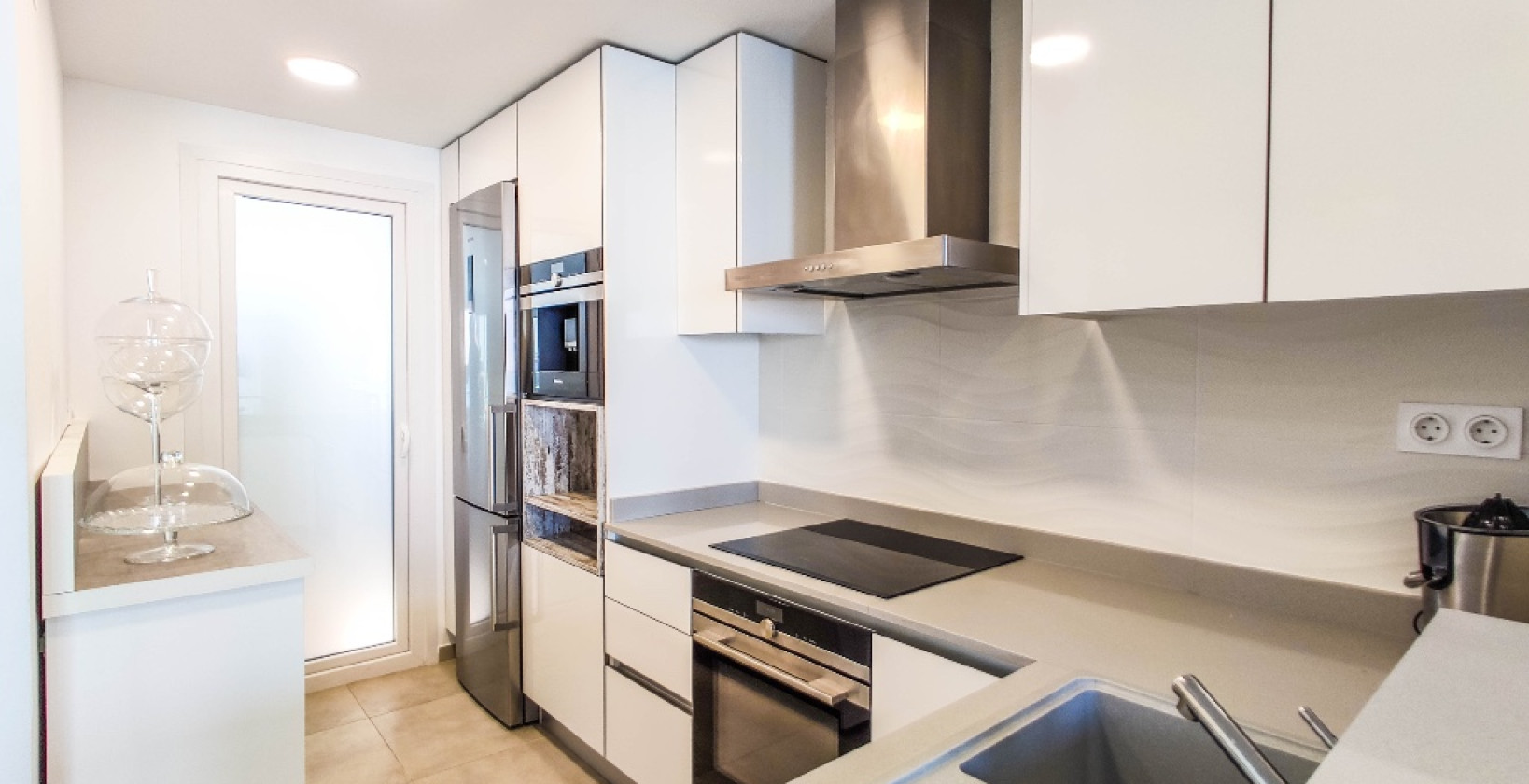 Resale - Apartment / flat - Torrevieja - Punta Prima