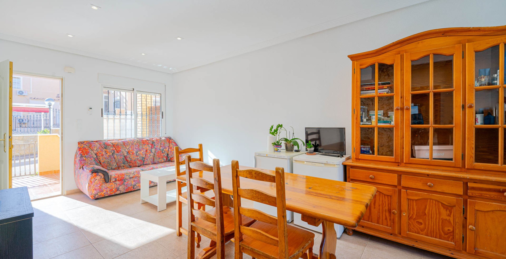 Resale - 2. Townhouse - Torrevieja - Punta Prima