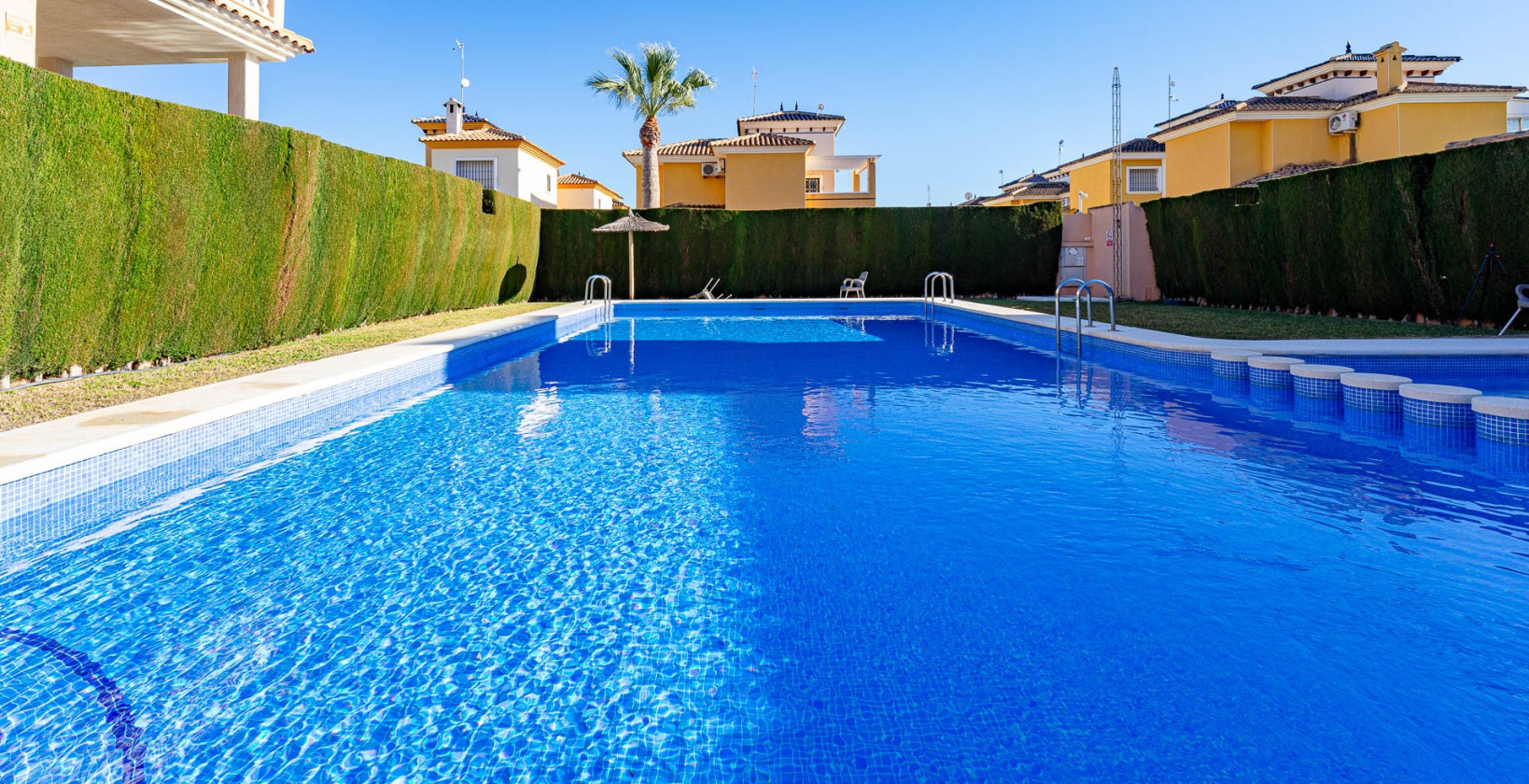 Resale - 2. Townhouse - Torrevieja - Punta Prima