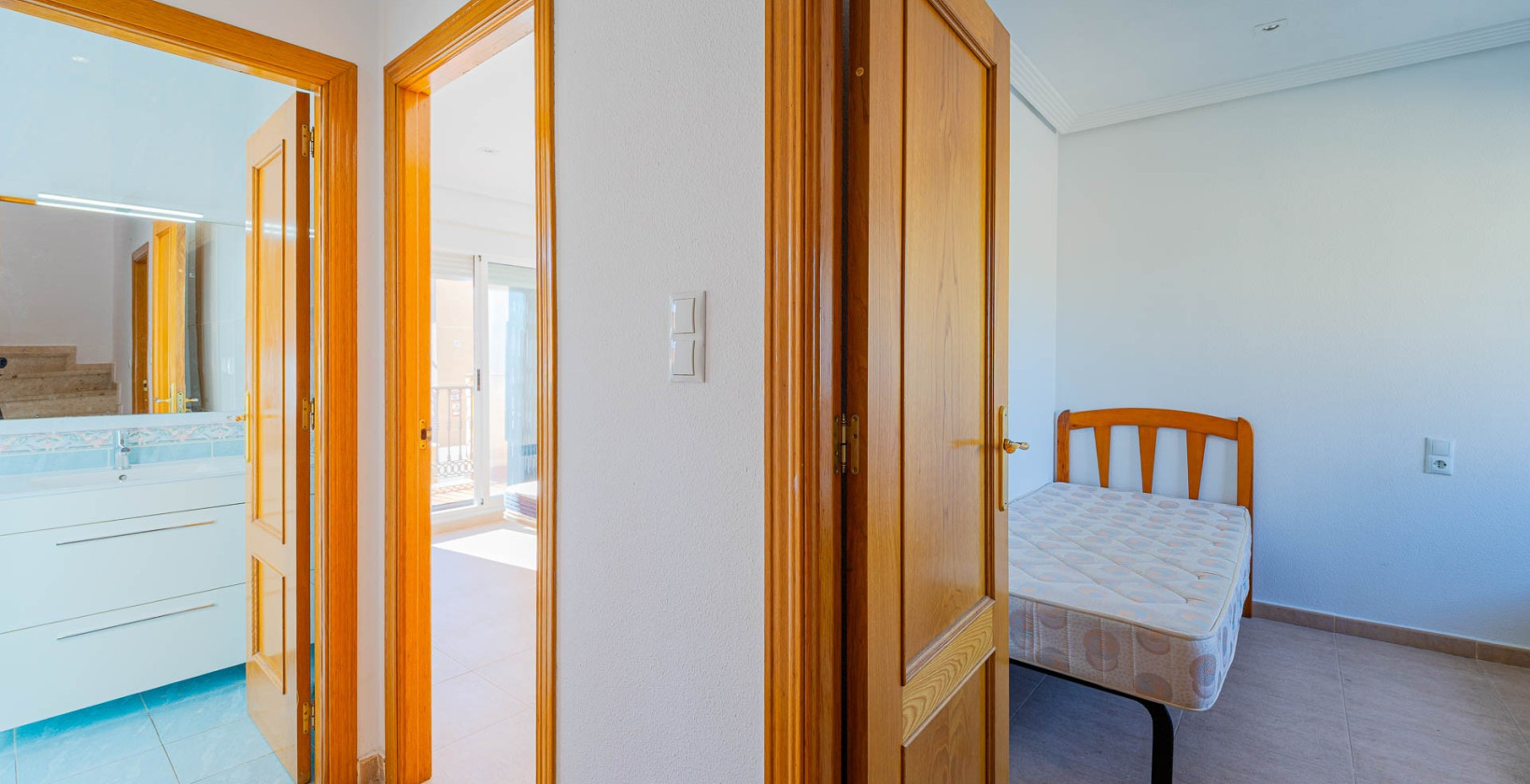 Resale - 2. Townhouse - Torrevieja - Punta Prima