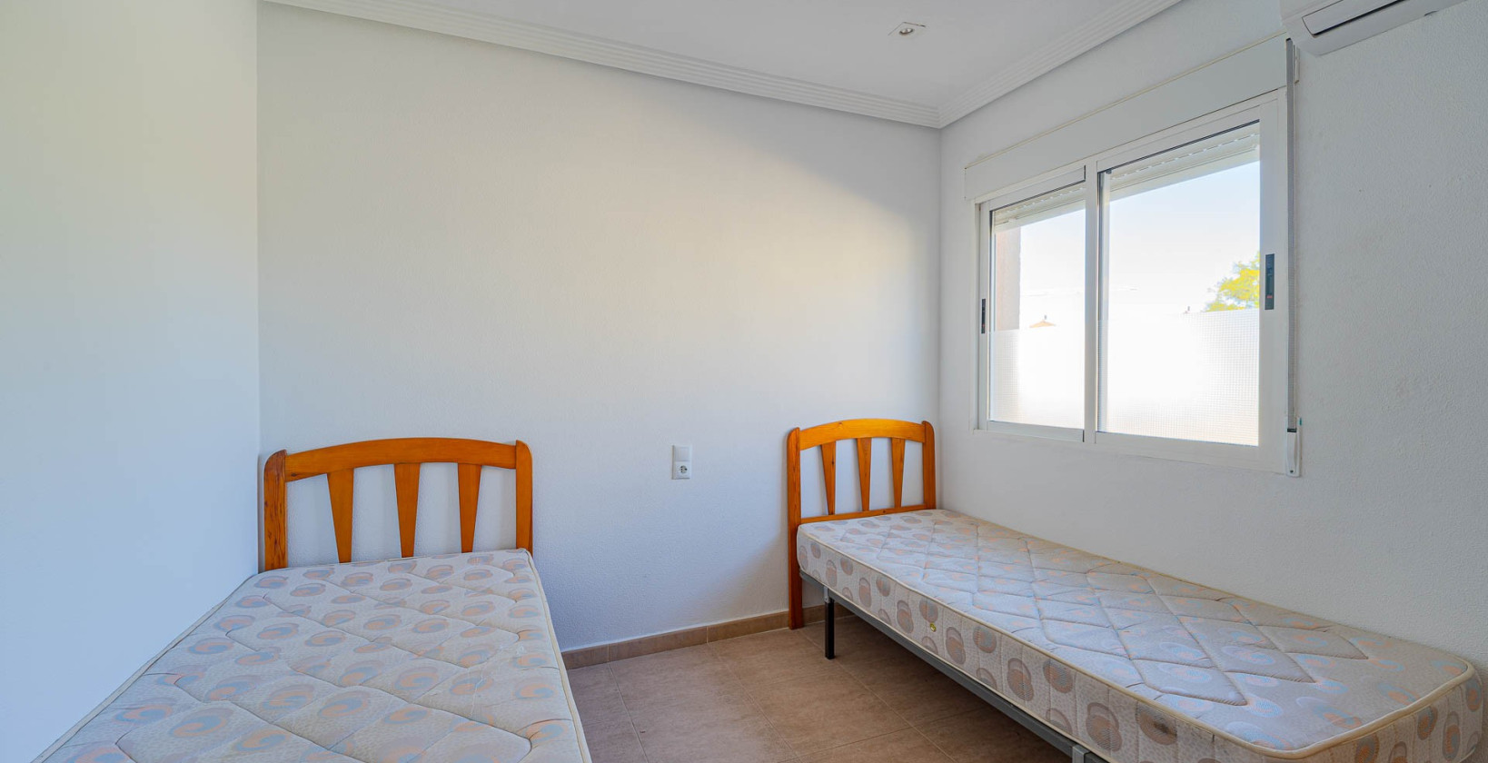 Resale - 2. Townhouse - Torrevieja - Punta Prima