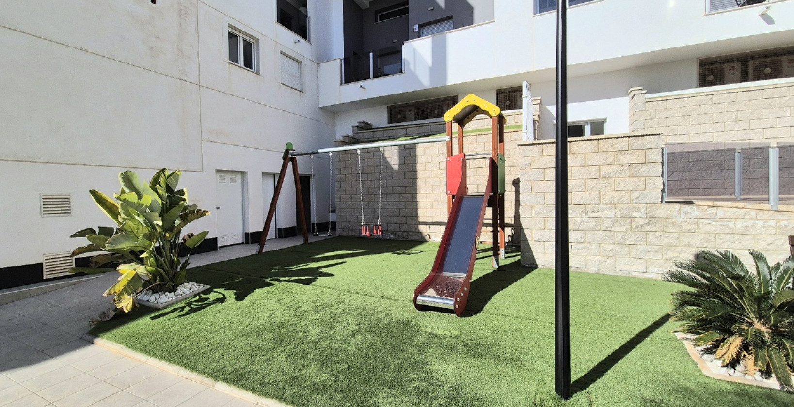 Resale - Apartment / flat - Villamartín - Costa Blanca