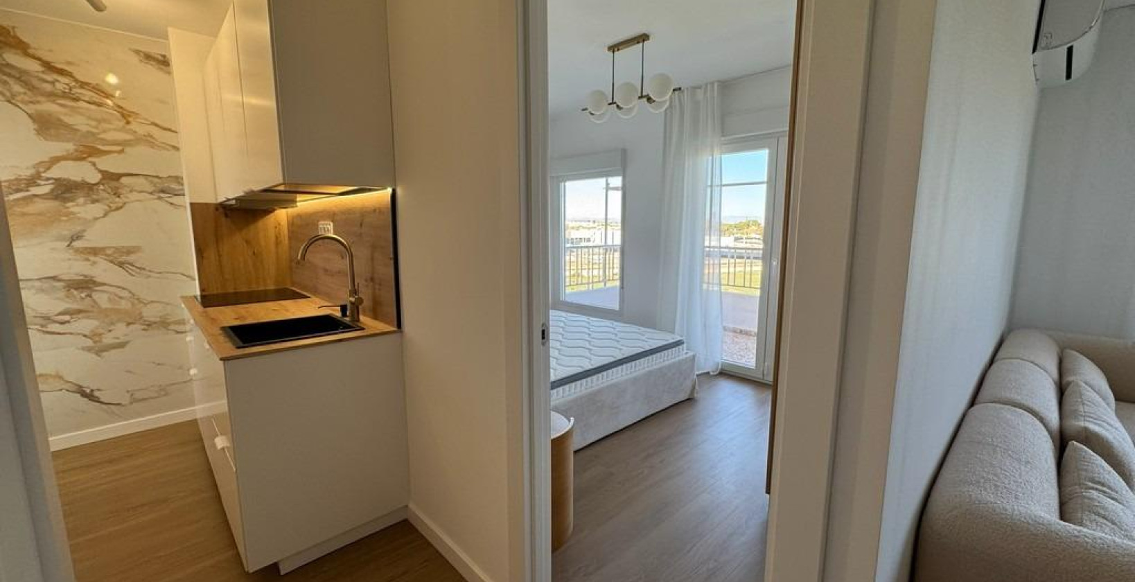 Resale - Apartment / flat - Torrevieja - Punta prima