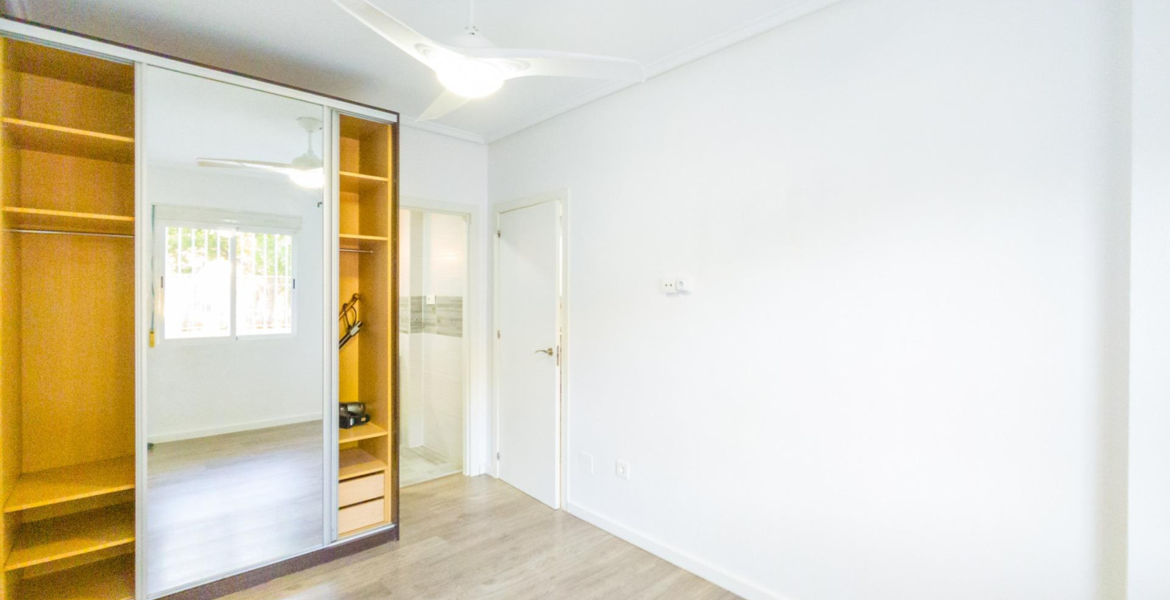 Resale - Apartment / flat - Torrevieja - torrevieja