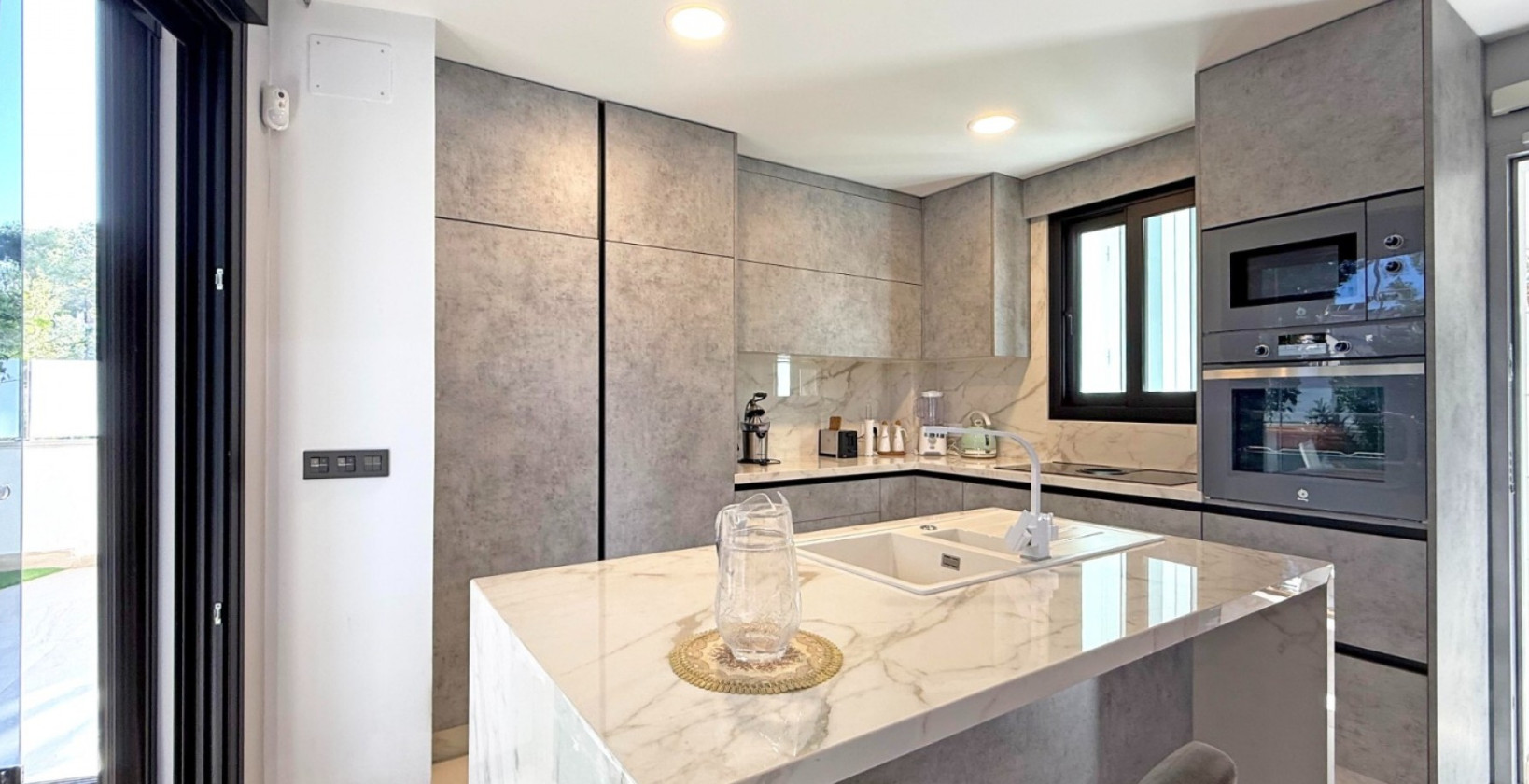 Resale - Villa - Orihuela Costa - Villamartín