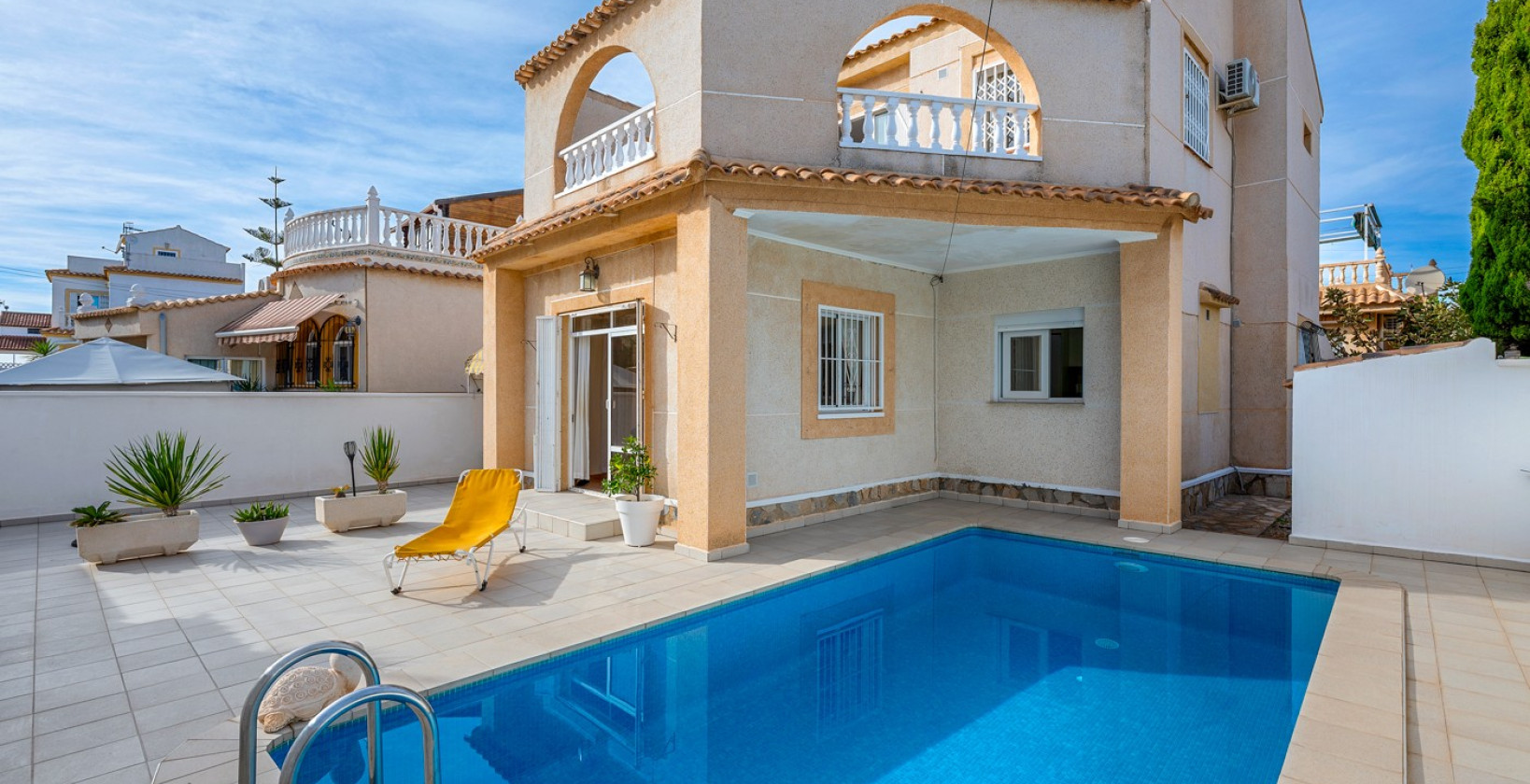 Resale - Villa - Orihuela Costa - Playa Flamenca