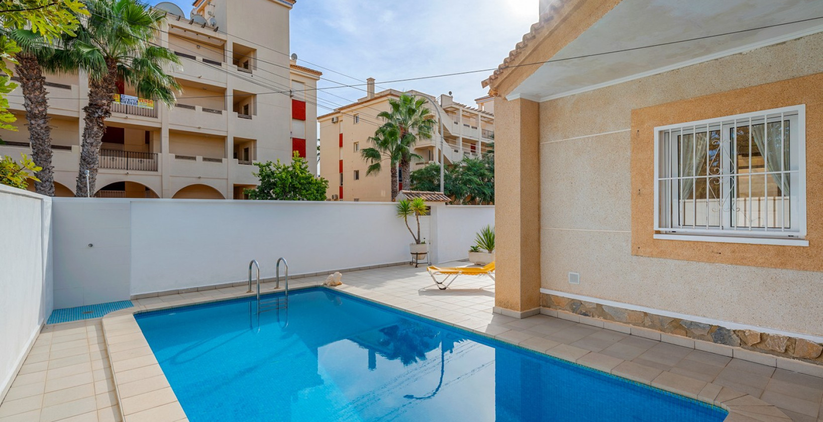 Resale - Villa - Orihuela Costa - Playa Flamenca