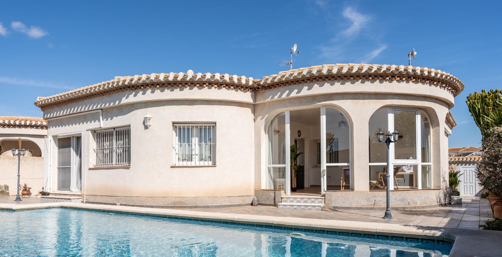 Resale - Villa - Orihuela Costa - Playa Flamenca