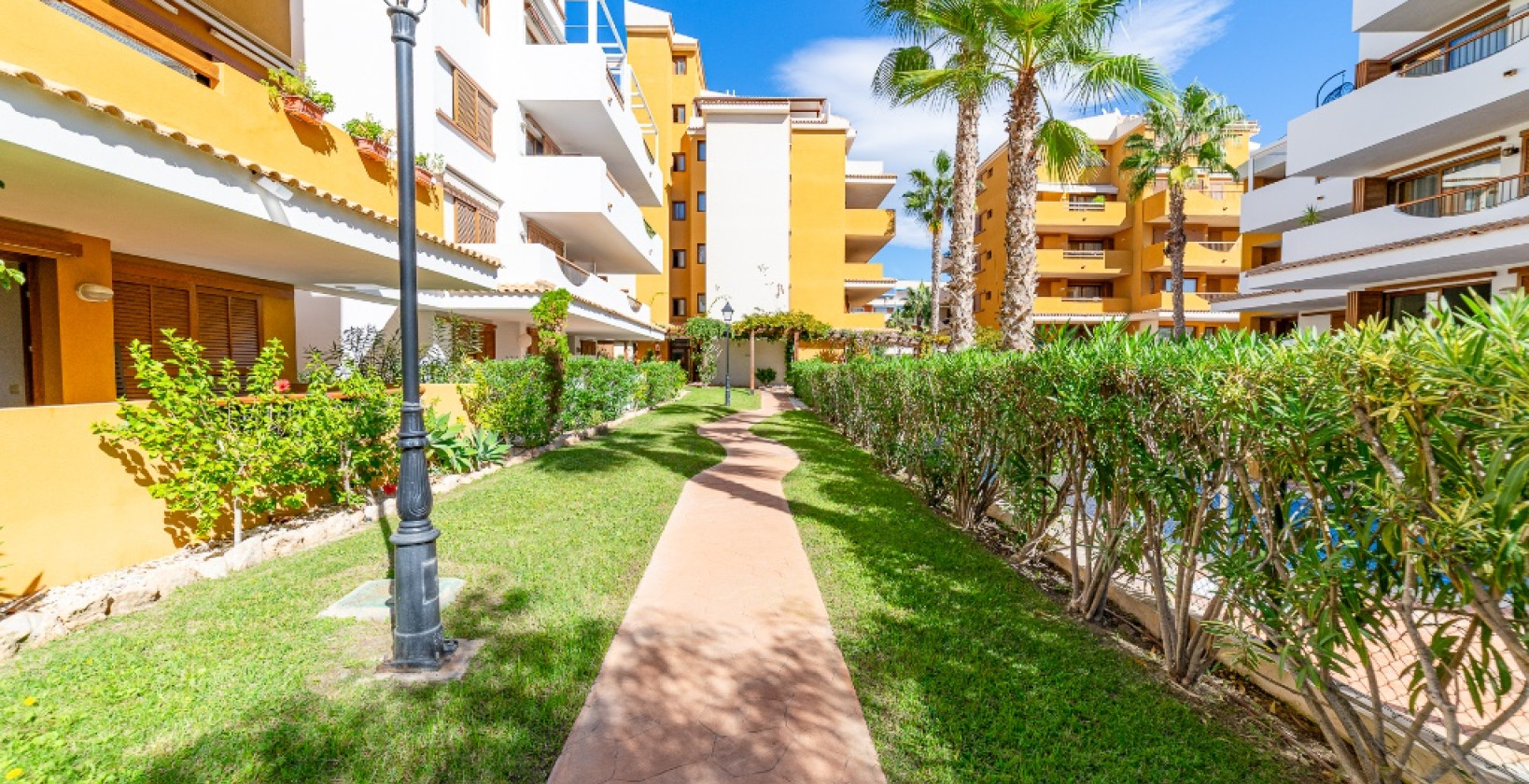 Resale - Apartamento - Torrevieja - Punta Prima