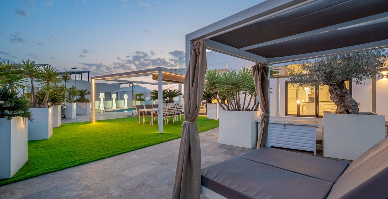 Återförsäljning - Villa - Orihuela Costa - Villamartín