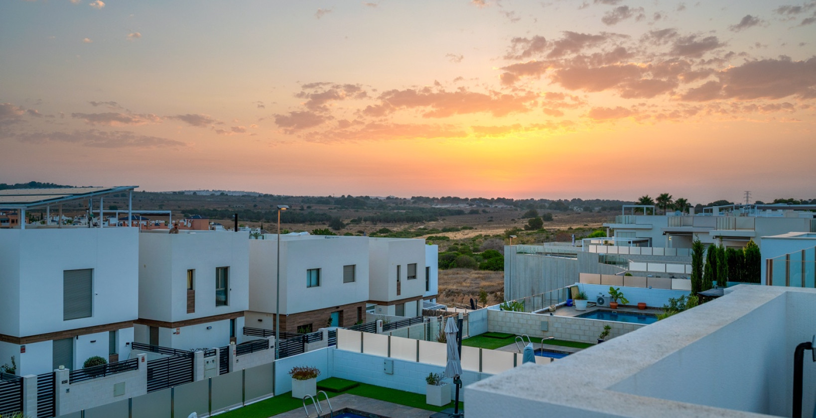 Återförsäljning - Villa - Orihuela Costa - Villamartín