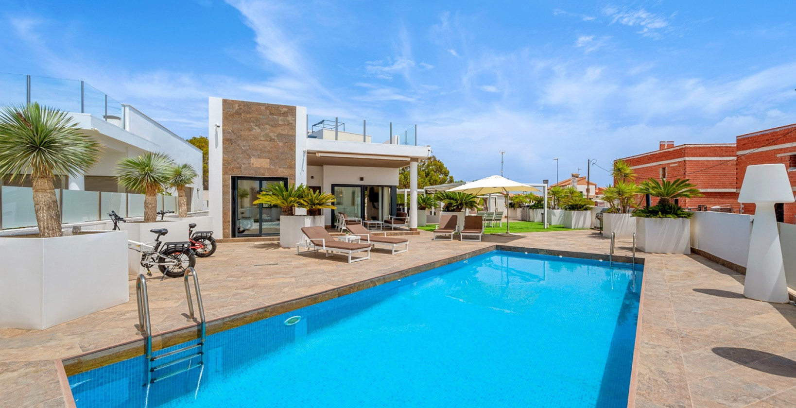 Återförsäljning - Villa - Orihuela Costa - Villamartín