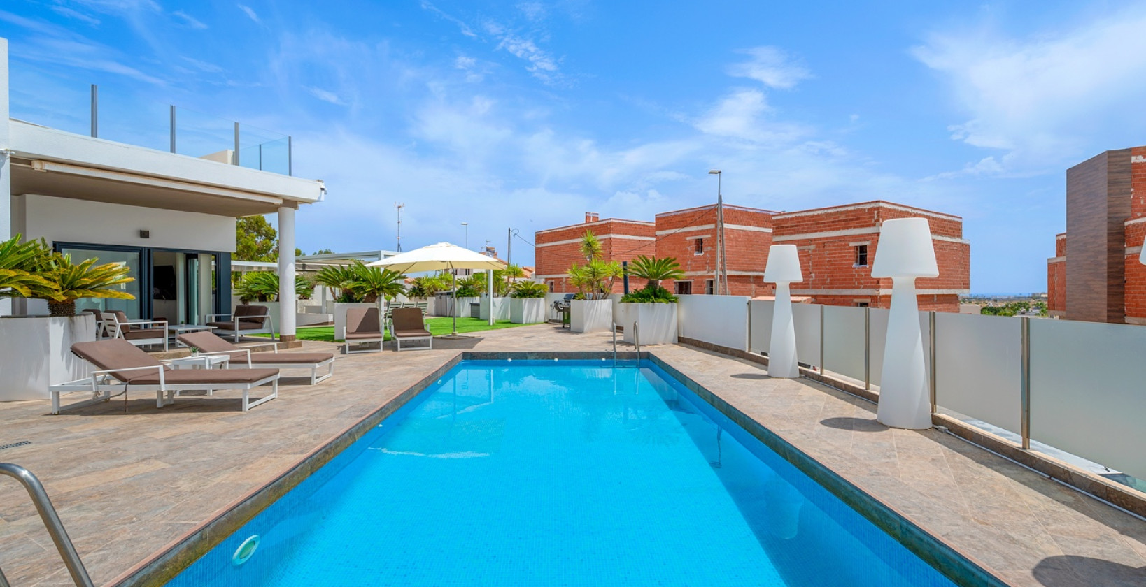 Återförsäljning - Villa - Orihuela Costa - Villamartín