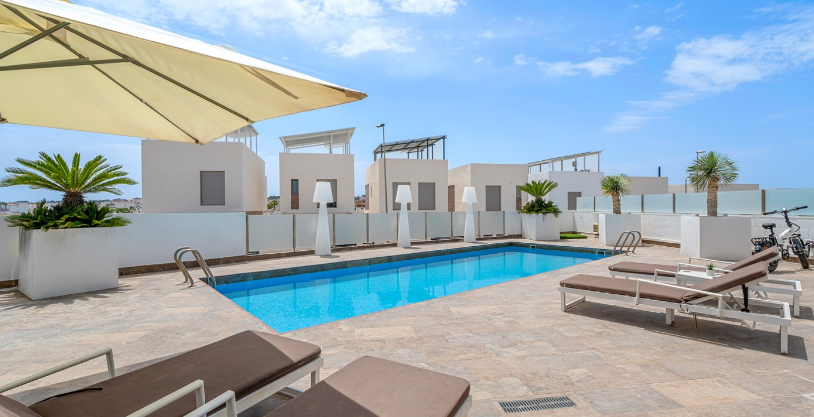 Återförsäljning - Villa - Orihuela Costa - Villamartín