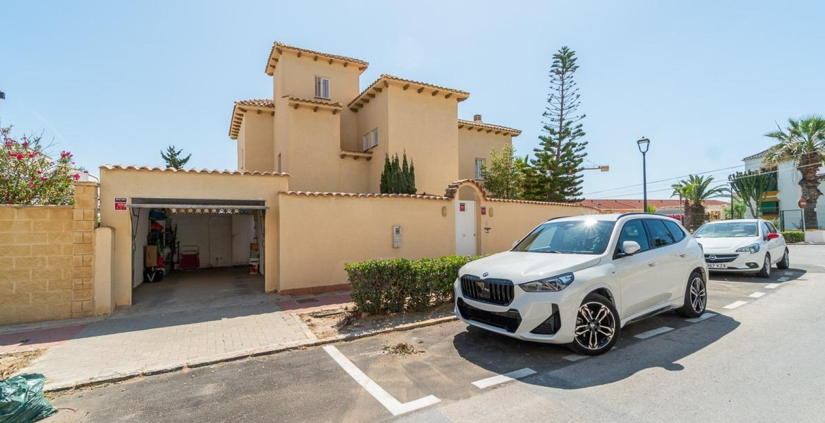 Resale - Villa - Torrevieja - La Mata