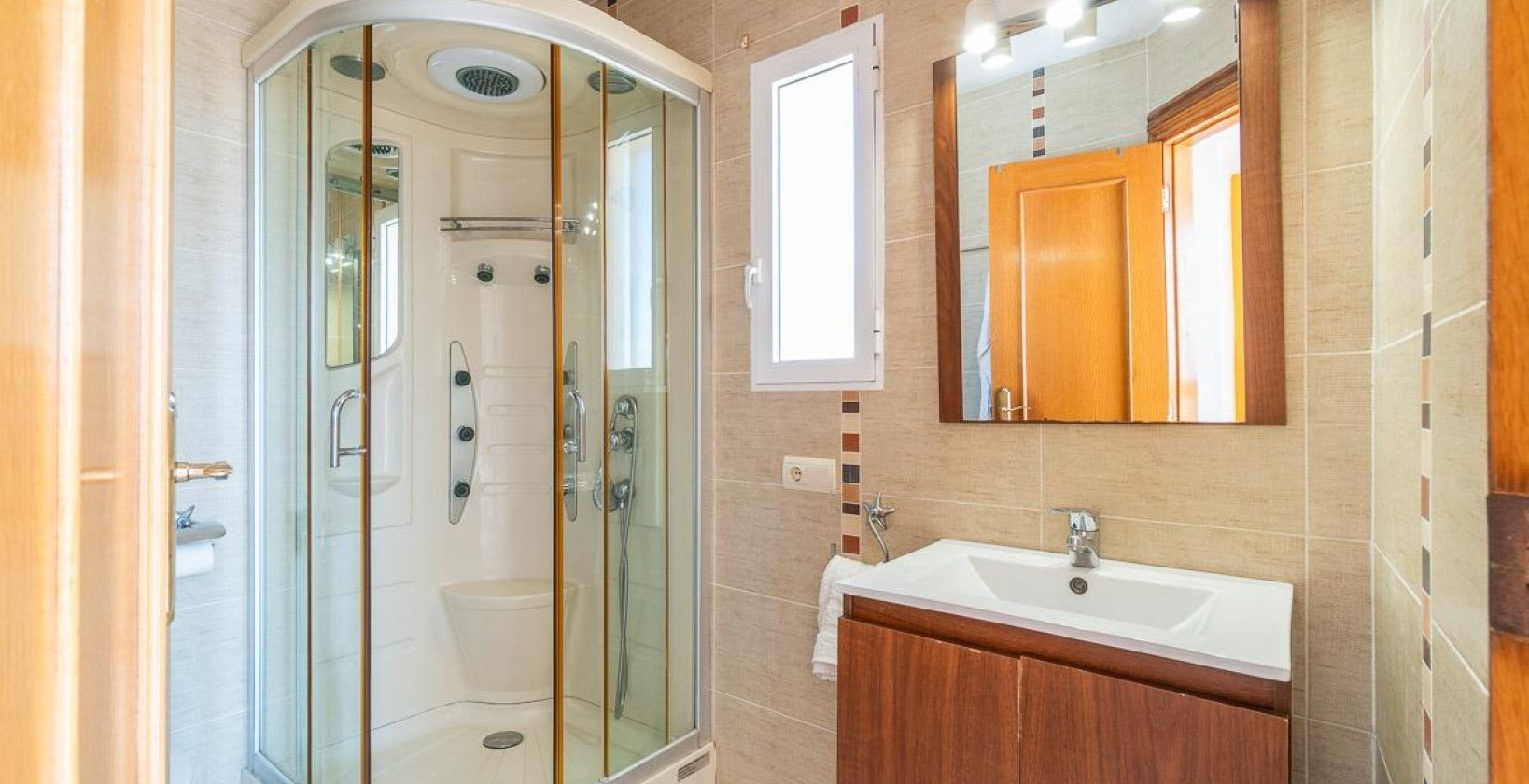 Resale - Villa - Torrevieja - La Mata