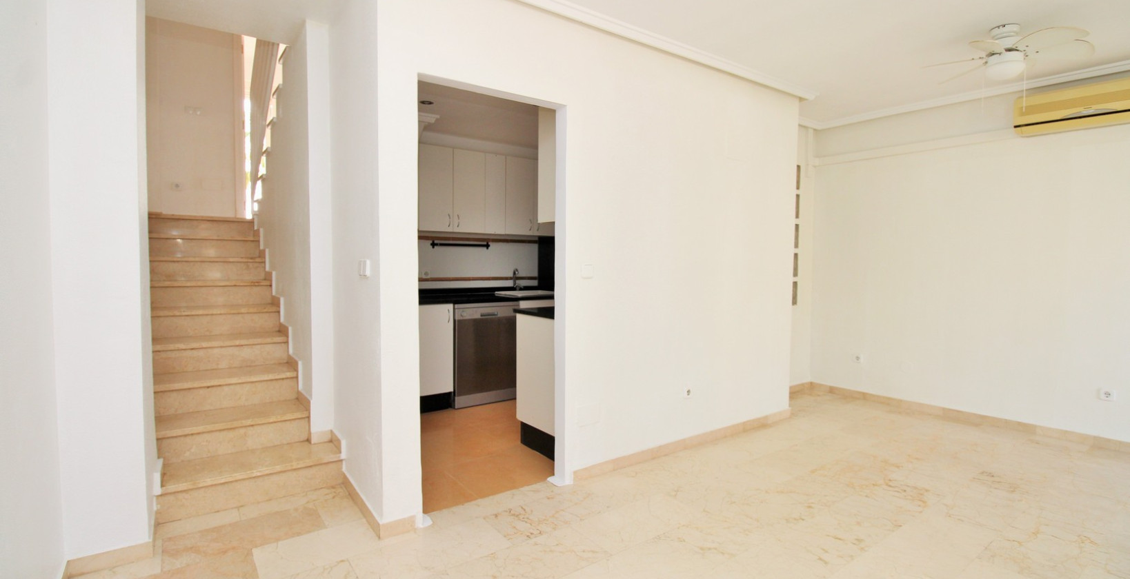 Resale - Townhouse - Villamartín - Villamartin