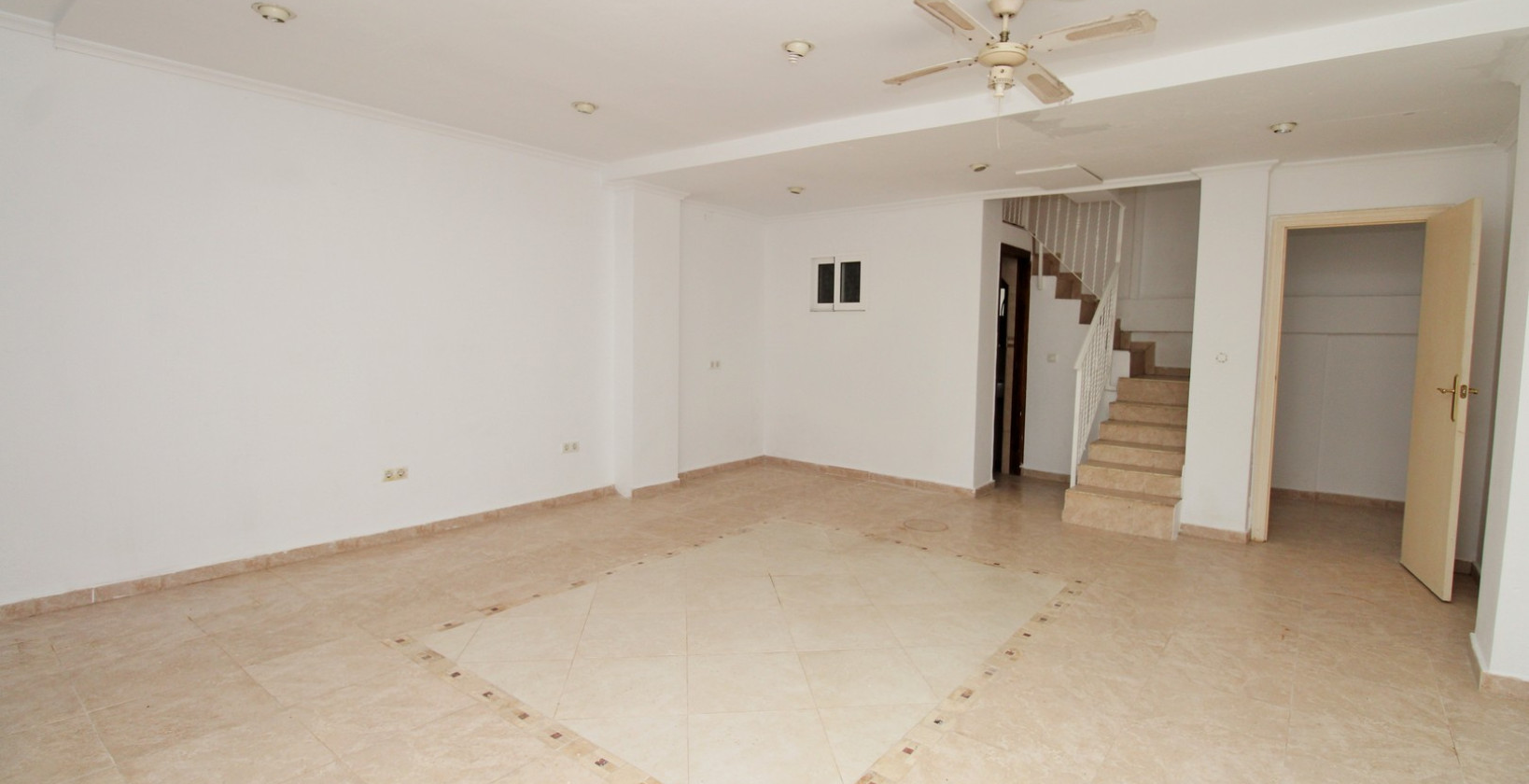 Resale - Townhouse - Villamartín - Villamartin