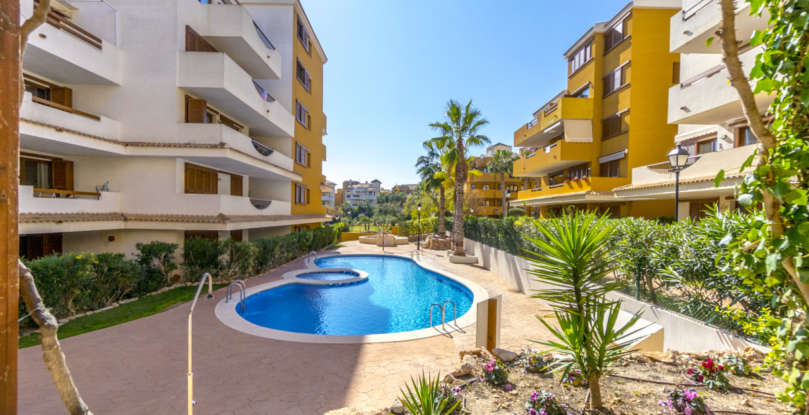 Återförsäljning - Lägenhet / lägenhet - Torrevieja - Punta Prima