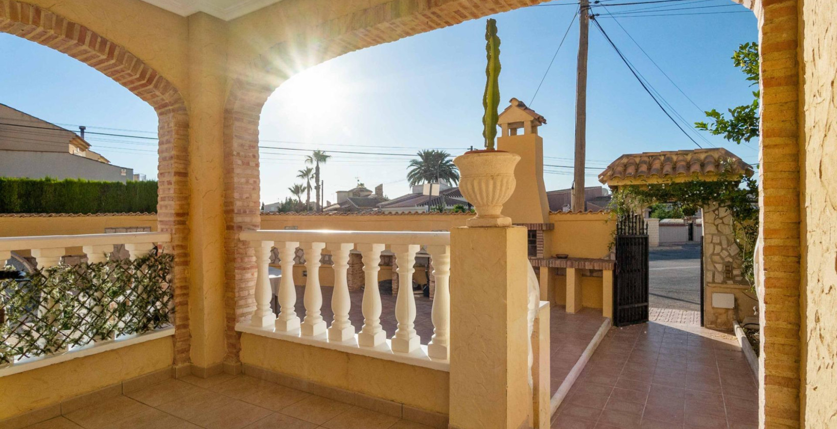 Återförsäljning - Villa - Orihuela Costa - Los Almendros-La Florida