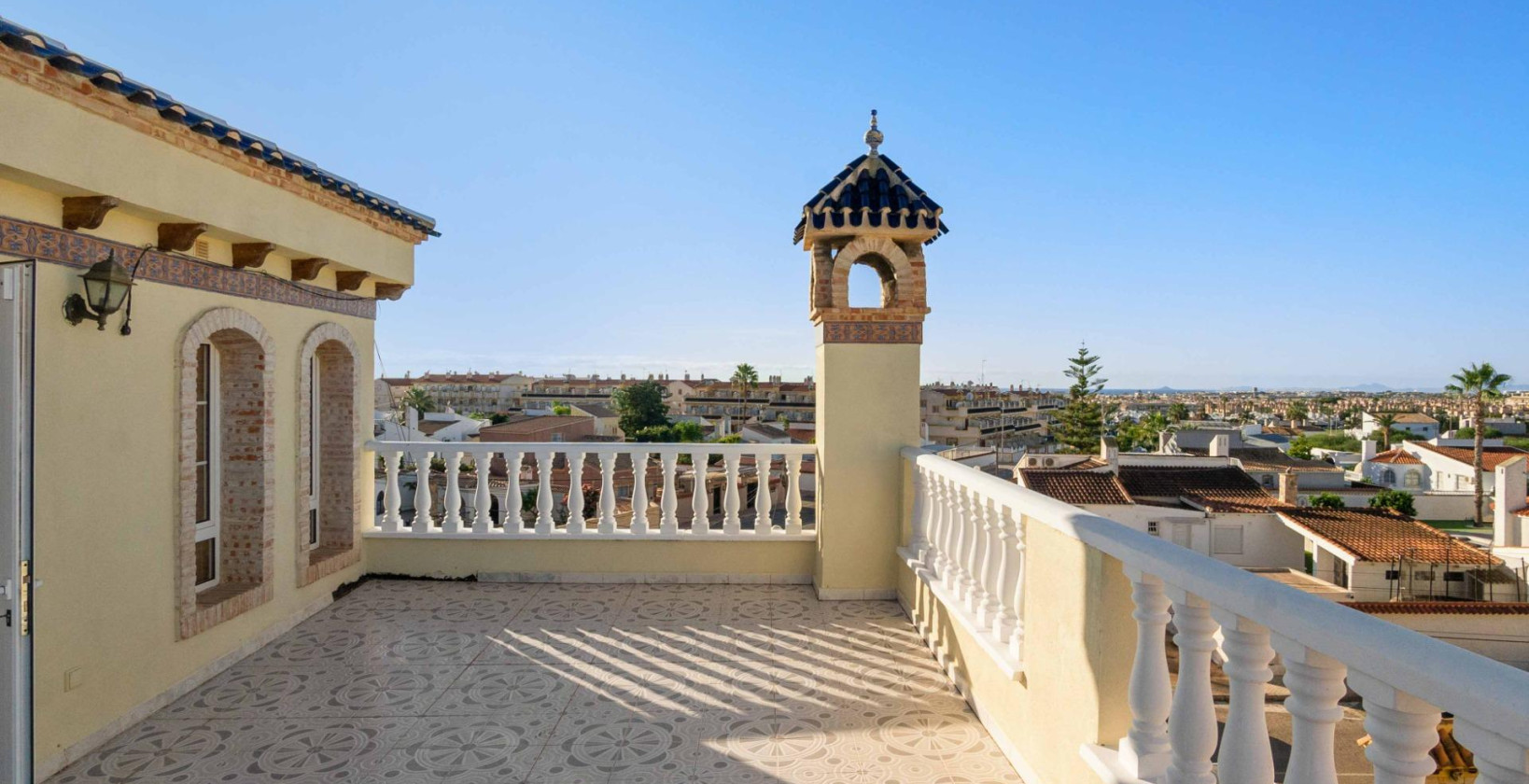 Återförsäljning - Villa - Orihuela Costa - Los Almendros-La Florida