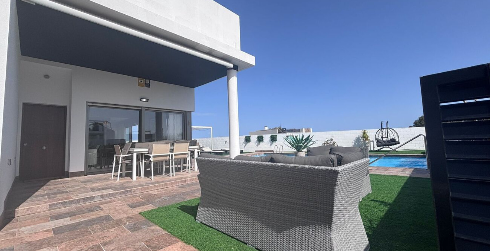 Resale - Villa - Villamartín - PAU 8