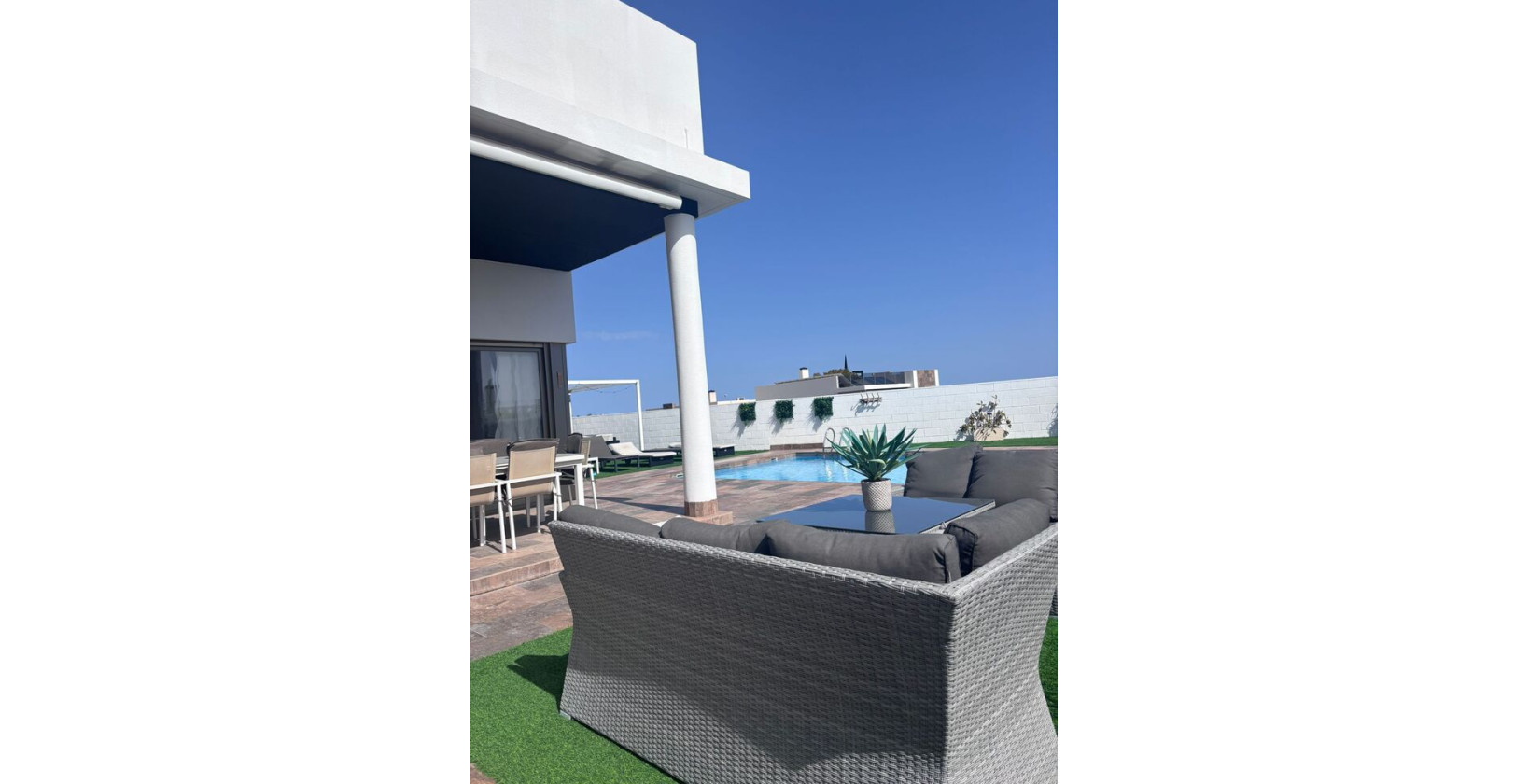 Resale - Villa - Villamartín - PAU 8