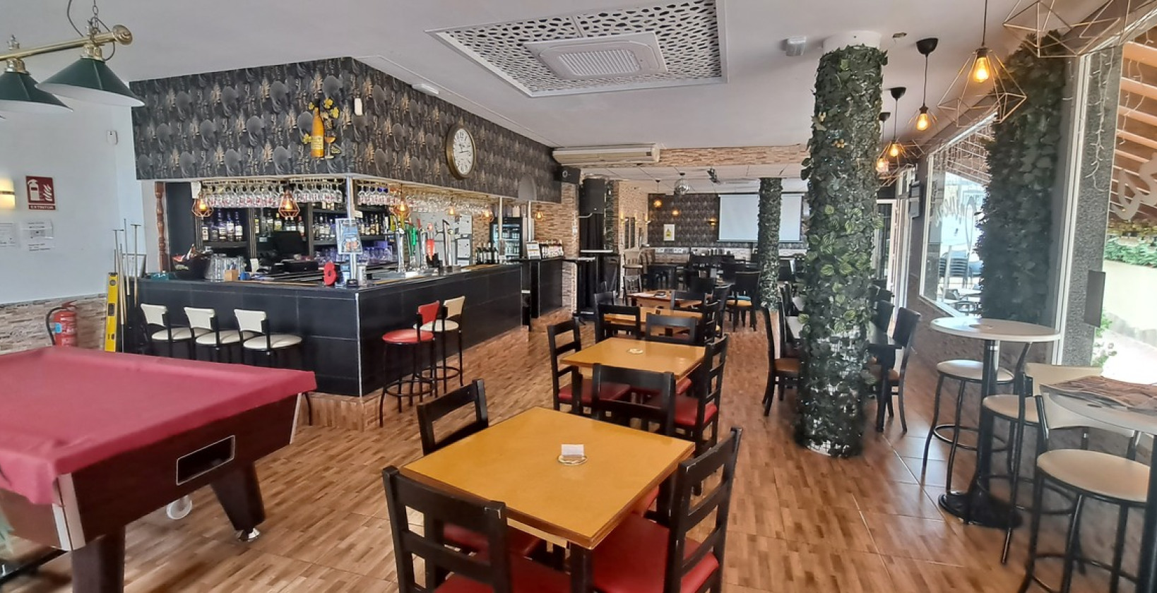 Resale - Commercial - Villamartín - Orihuela Costa