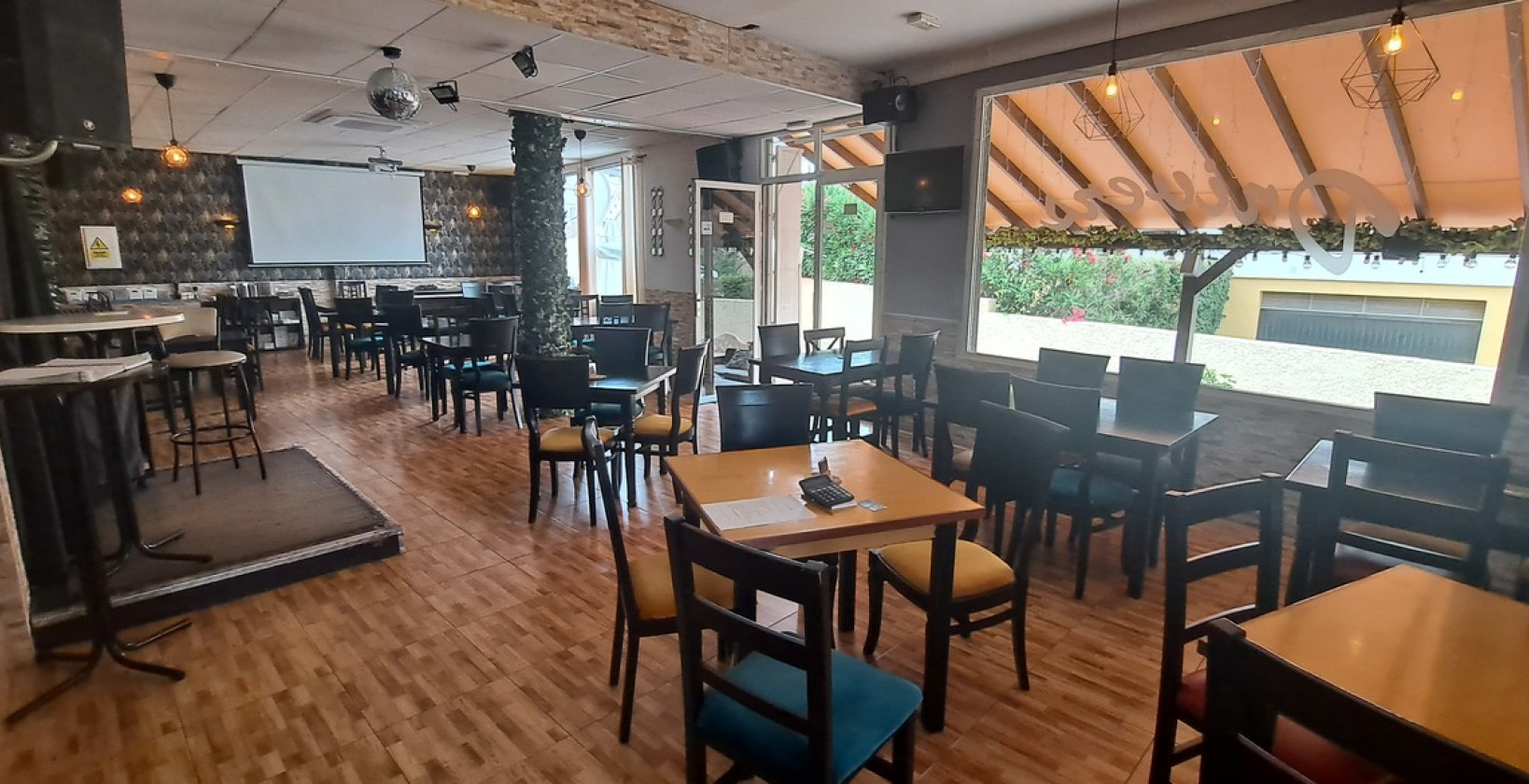 Resale - Commercial - Villamartín - Orihuela Costa