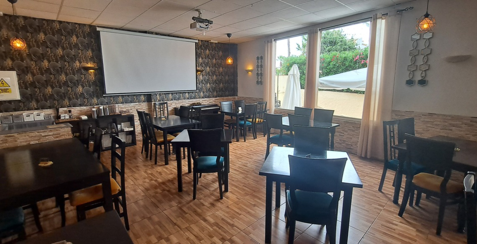 Resale - Commercial - Villamartín - Orihuela Costa