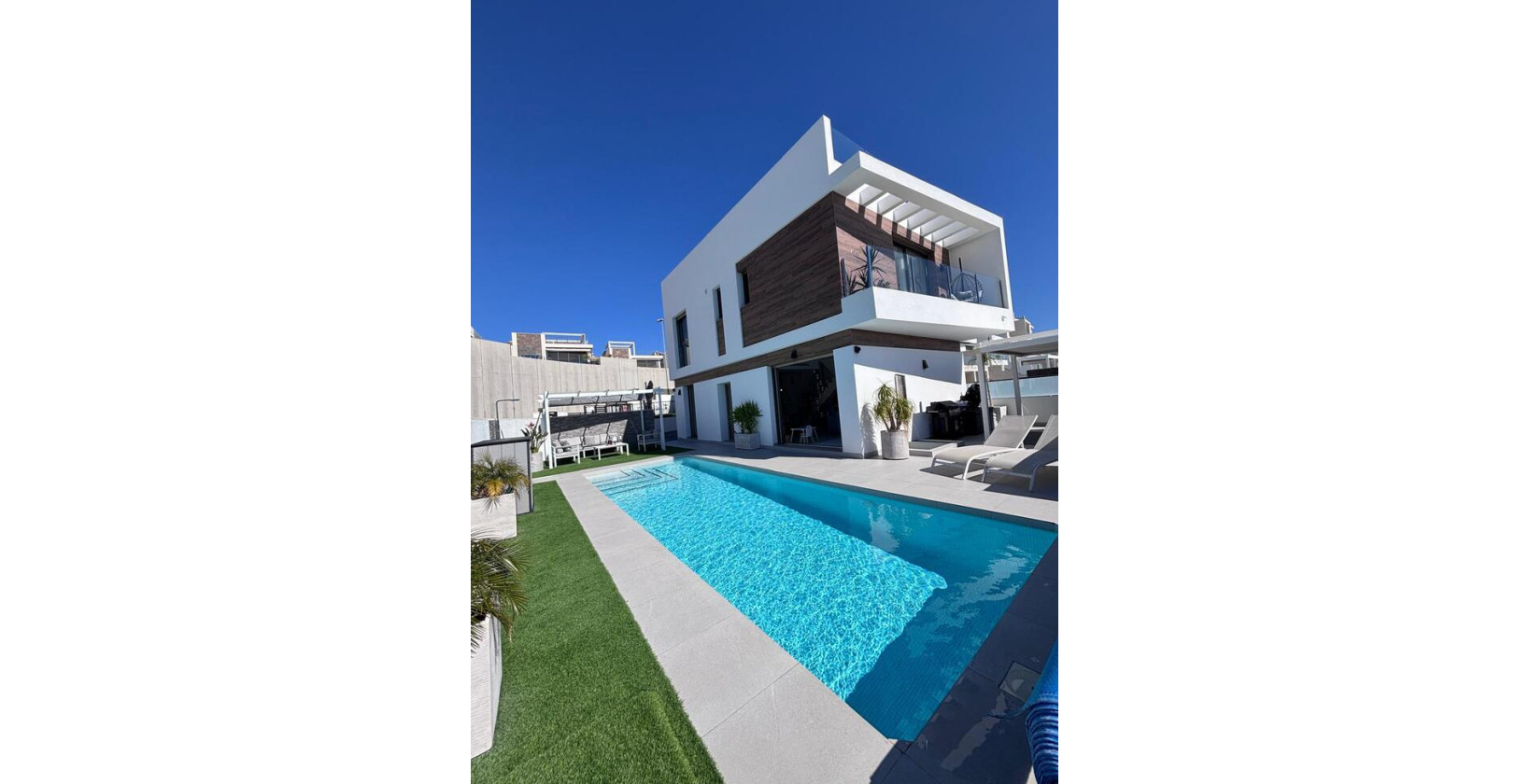 Resale - Villa - Villamartín - PAU 8