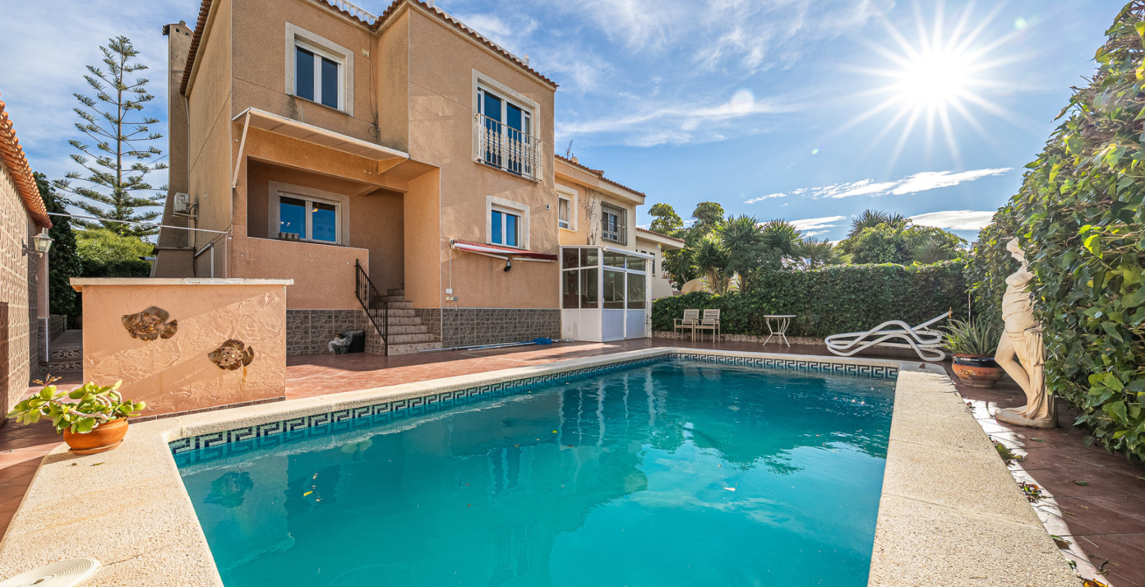 Resale - Semi Detached Villa - Torrevieja - El Chaparral
