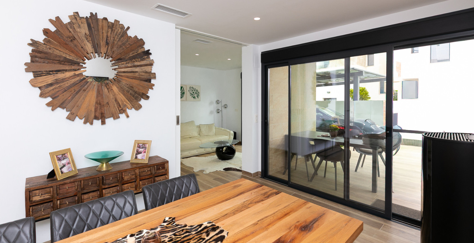 Resale - Villa - Los Montesinos