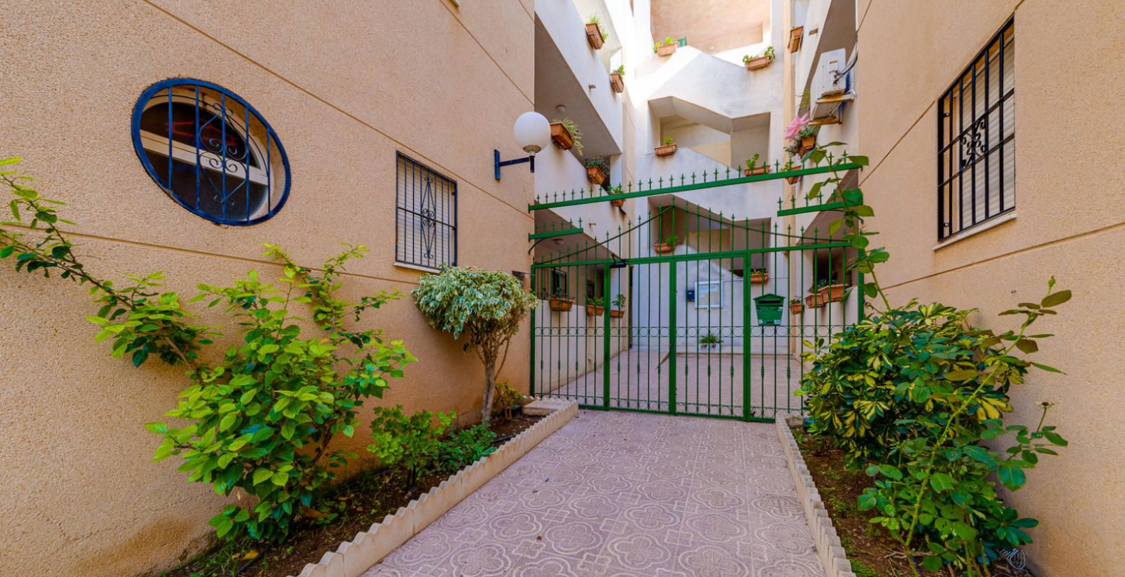 Resale - Apartment / flat - Torrevieja - San Luis