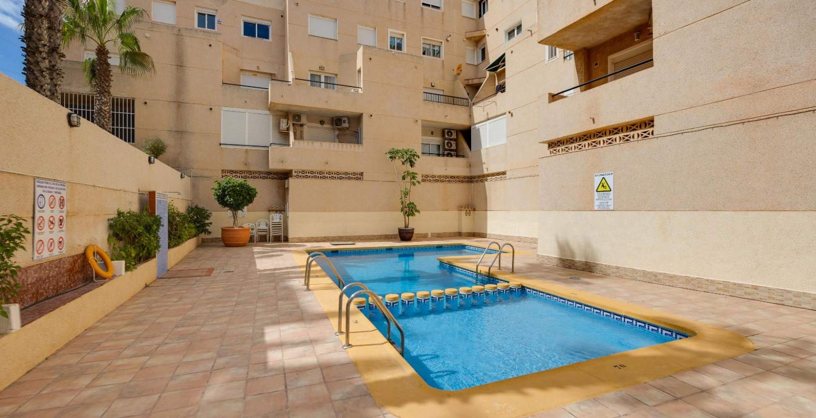 Resale - Apartment / flat - Torrevieja - La Mata
