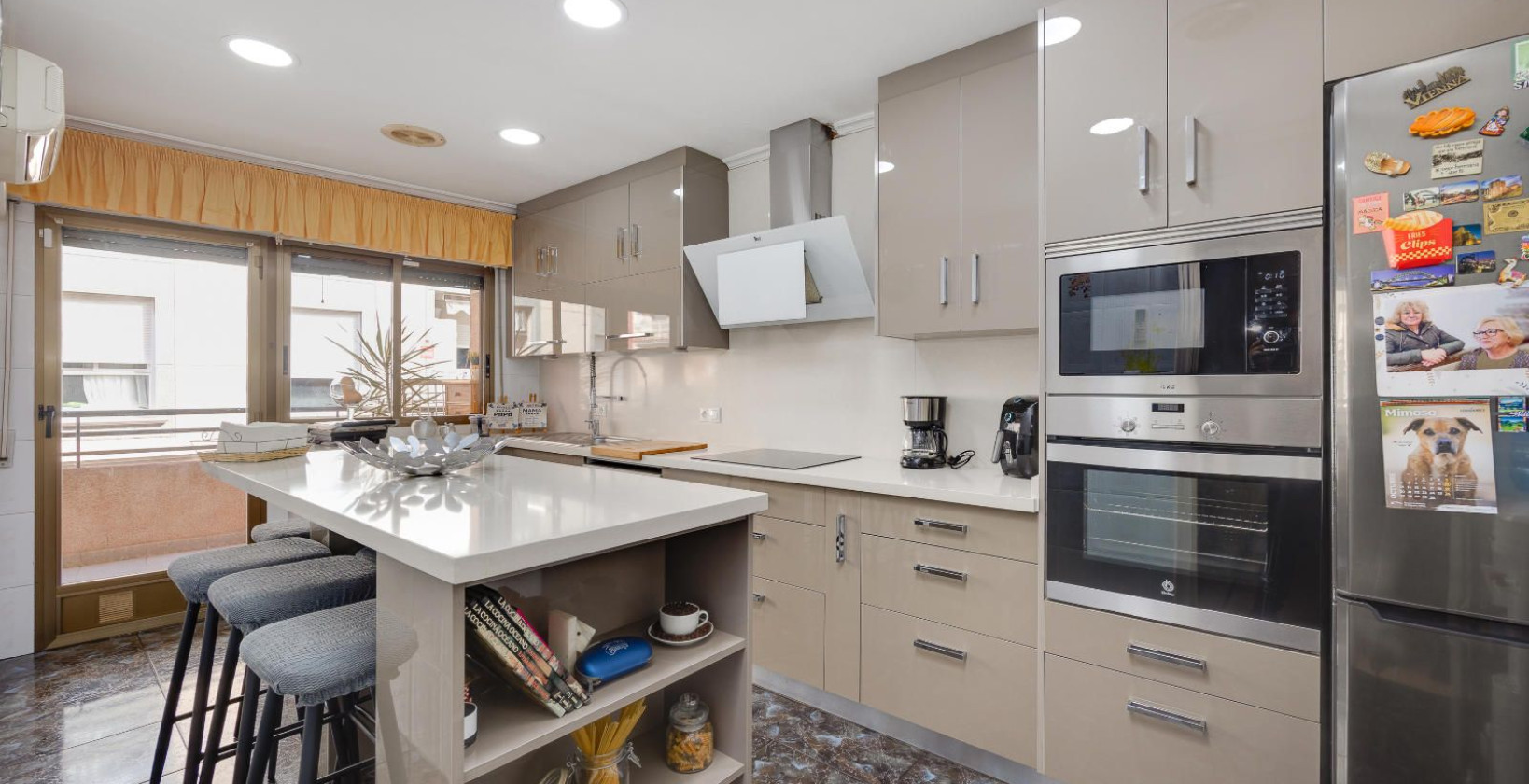 Resale - Apartment / flat - Torrevieja - Centro - Muelle Pesquero