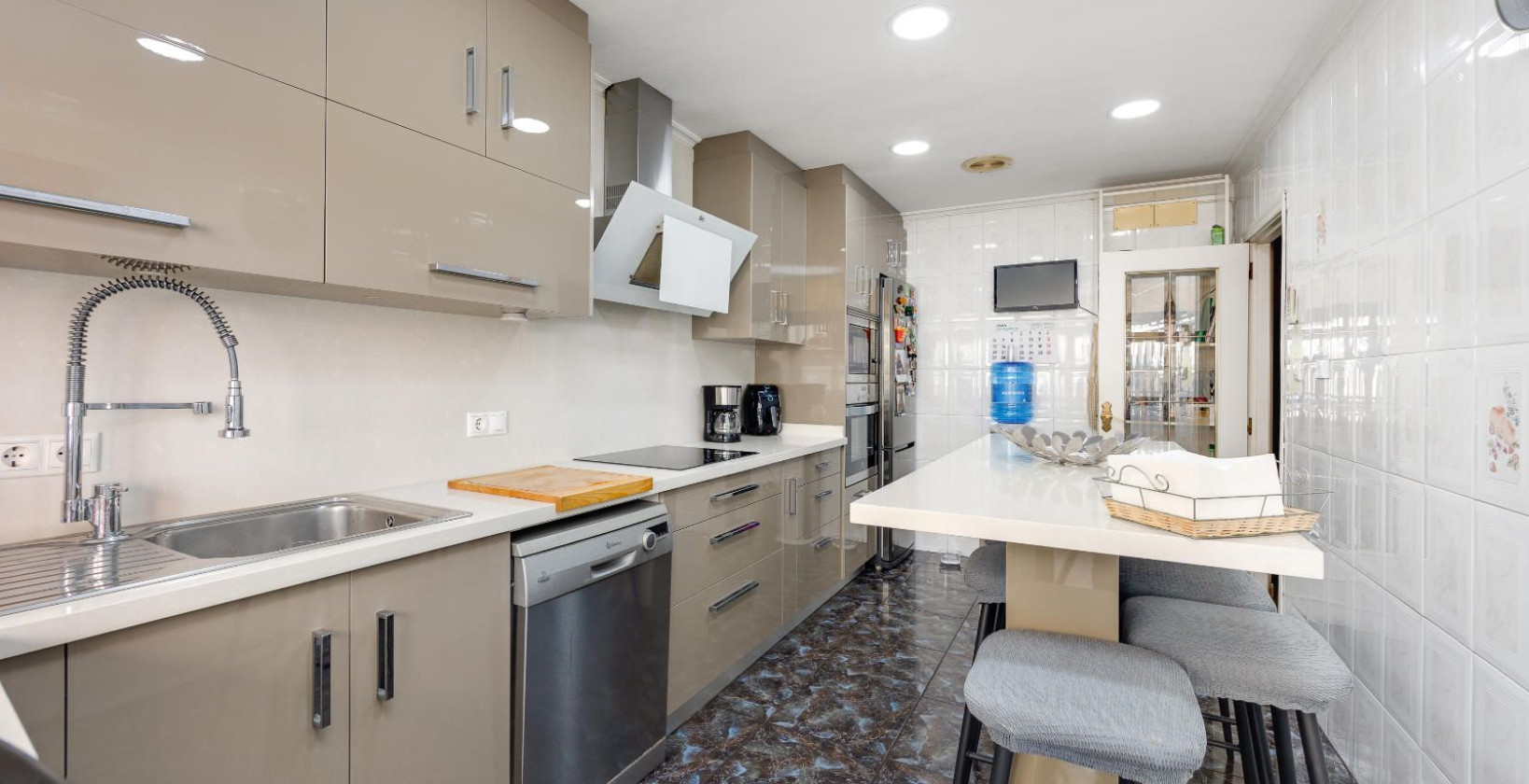 Resale - Apartment / flat - Torrevieja - Centro - Muelle Pesquero