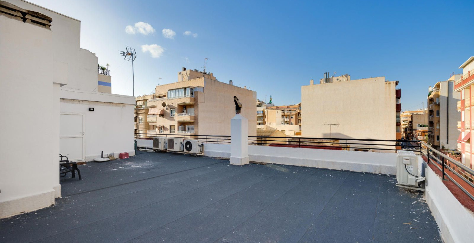 Resale - Apartment / flat - Torrevieja - Centro - Muelle Pesquero