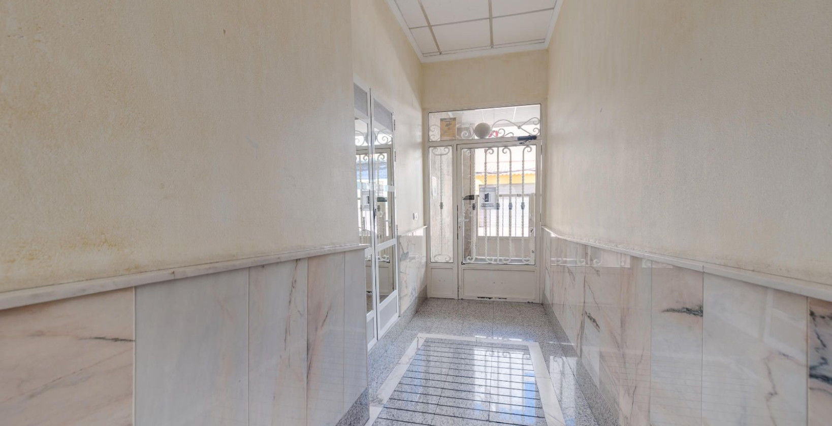 Resale - Apartment / flat - Torrevieja - Centro - Muelle Pesquero