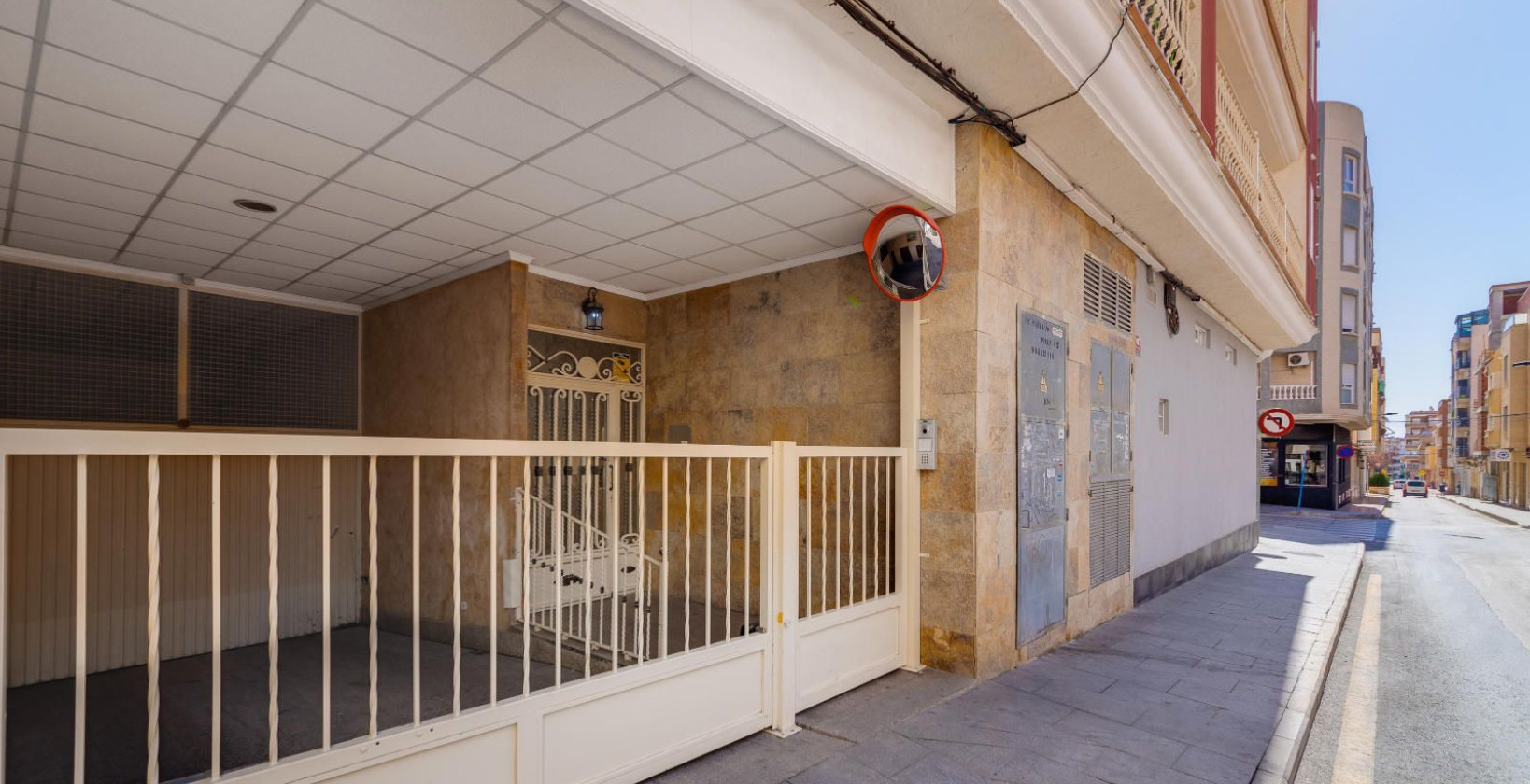 Resale - Apartment / flat - Torrevieja - Centro - Muelle Pesquero