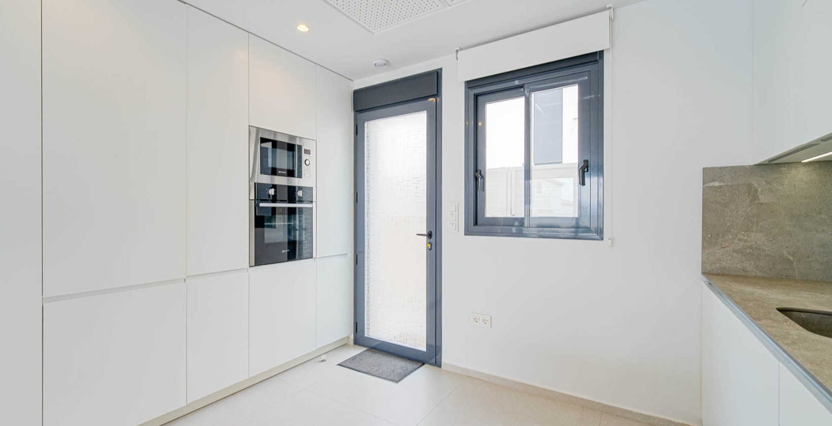 Resale - Villa - Torrevieja - Punta Prima